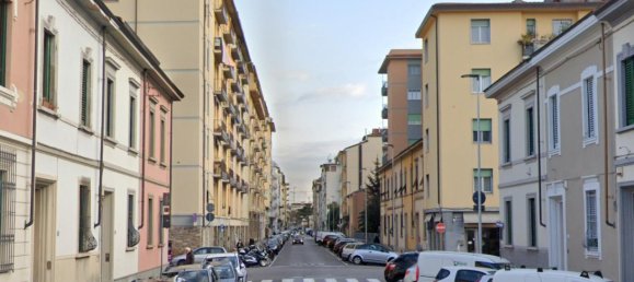 4 rooms Apartment in Florence, Italy No. 33027 16