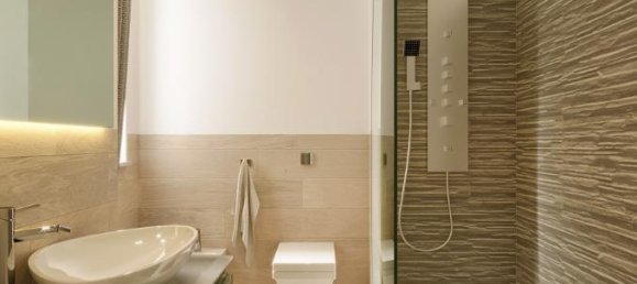 4 rooms Apartment in Florence, Italy No. 33027 4