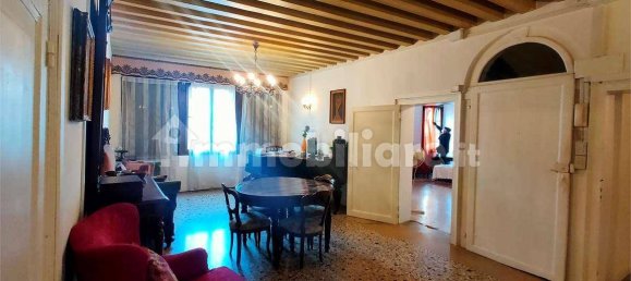 4 bedrooms Apartment in Venice, Italy No. 61517 3