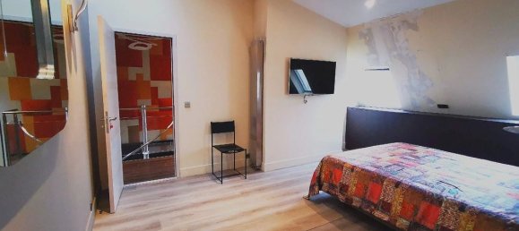 3 bedrooms Duplex in Paris, France No. 182657 6