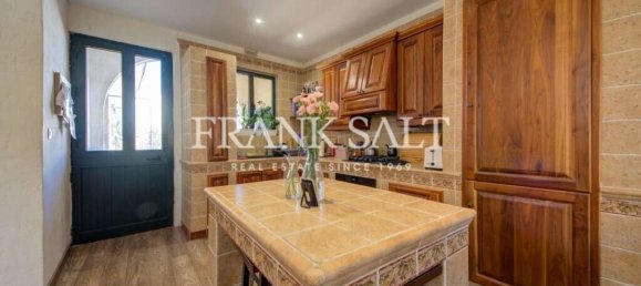 3 Schlafzimmer Maisonette-Wohnung in Victoria, Malta, Nr. 2773 10