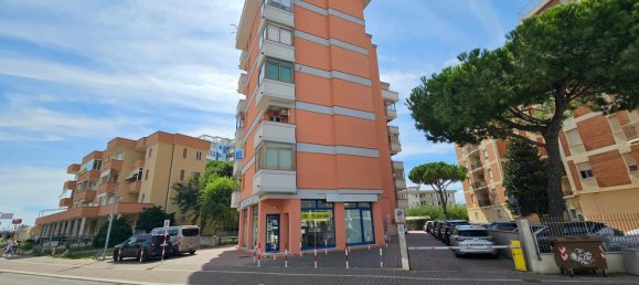 3 bedrooms Apartment in Comacchio, Italy No. 372339 2