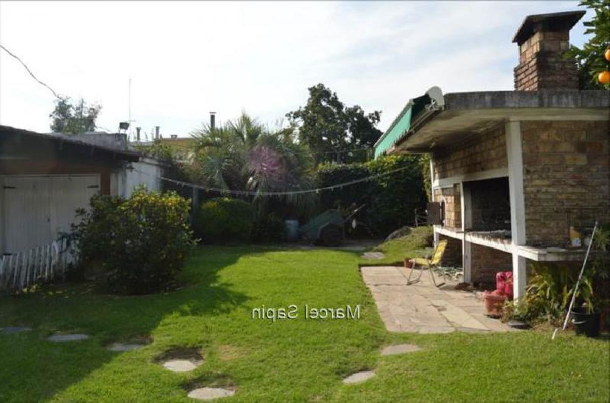 2 bedrooms House in Montevideo, Uruguay No. 9501