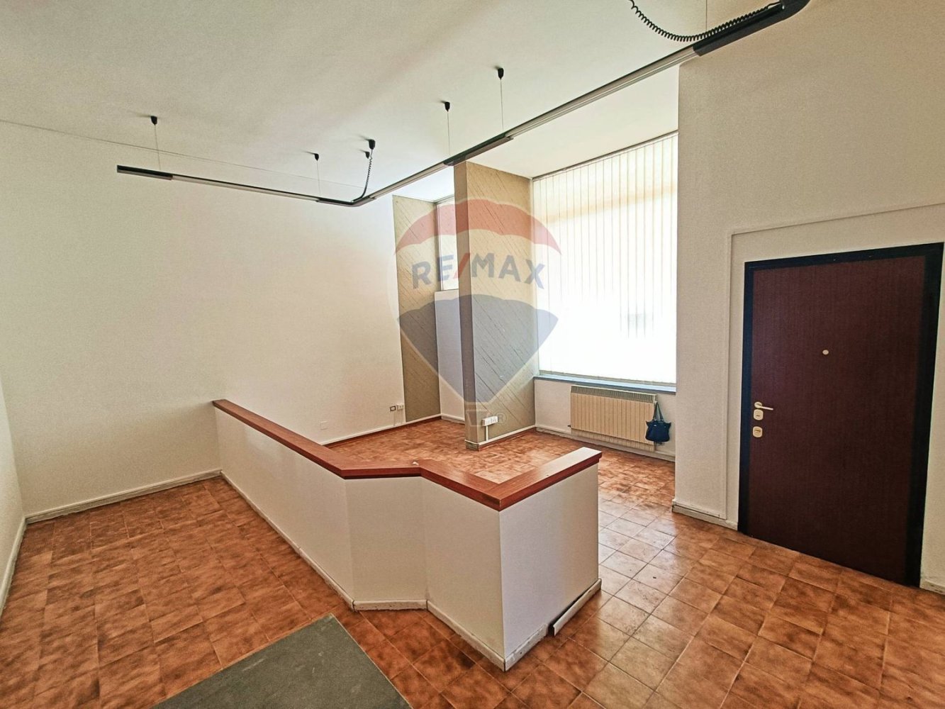 4-salle Propriété commerciale à Terranuova Bracciolini, Italy No. 178460