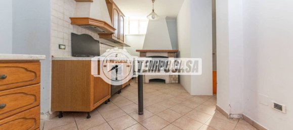 2 bedrooms Apartment in Rome, Italy No. 345127 3