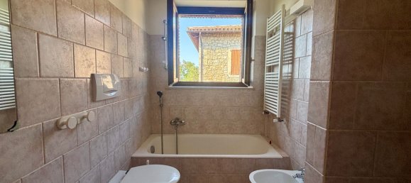 3-salle Appartement à Baschi, Italy No. 297799 8
