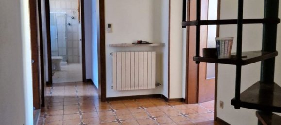 4 rooms Apartment in Verona, Italy No. 60852 3