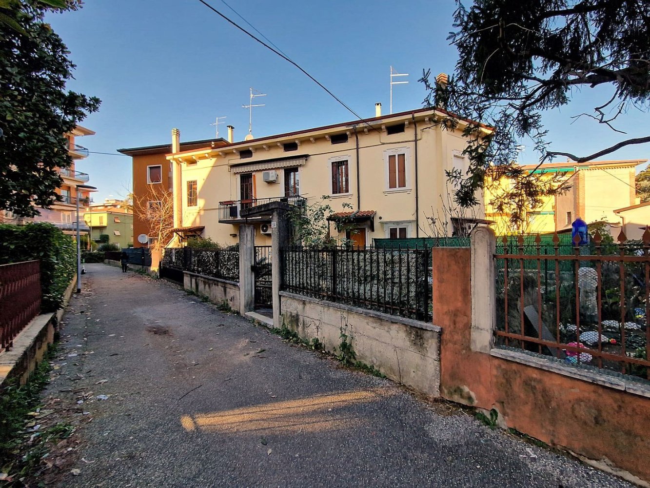 4 rooms Apartment in Verona, Italy No. 60852