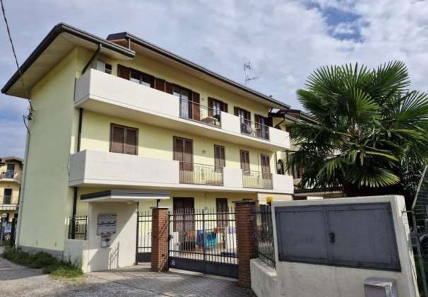 Apartamento de 3 divisões em Arsago Seprio, Italy N.º 3187