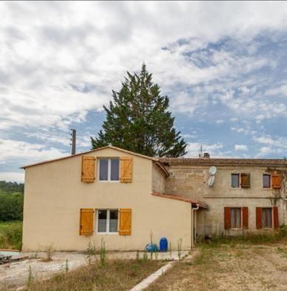 5 bedrooms House in Coutras, France No. 7622
