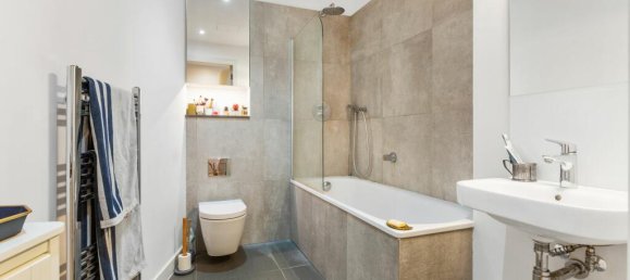 2 bedrooms Apartment in London, United Kingdom No. 4580 11