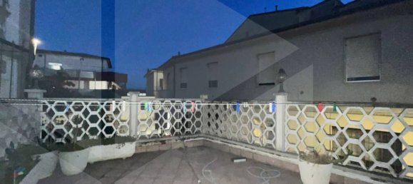 Apartamento de 7 habitaciónes en Pontedera, Italy No. 21919 21