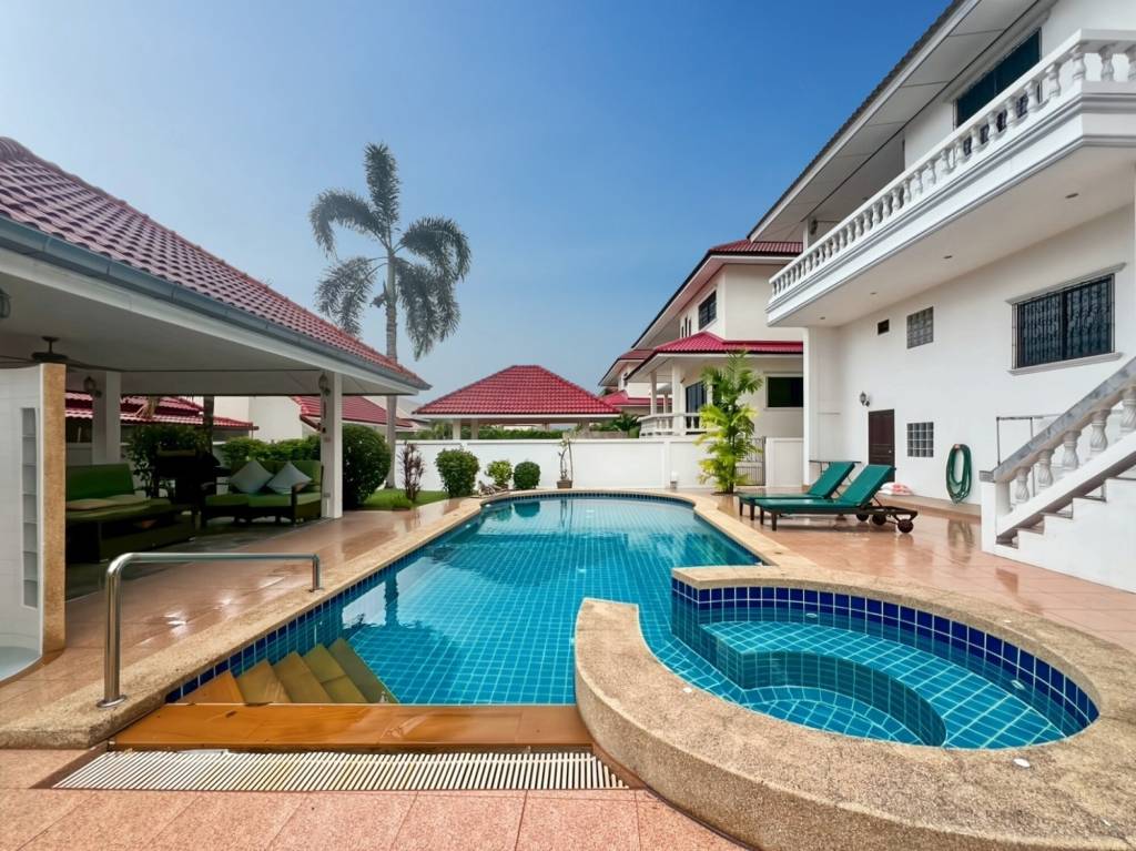 Вилла с 3 спальнями в Ча-ам, Таиланд № 61821