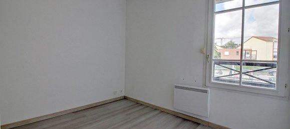 3 bedrooms Apartment in Carrieres-sous-Poissy, France No. 171639 8