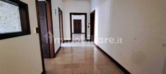 5 rooms Office in Padua, Italy No. 221363 3