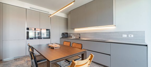 3 bedrooms Apartment in Milan, Italy No. 272105 7