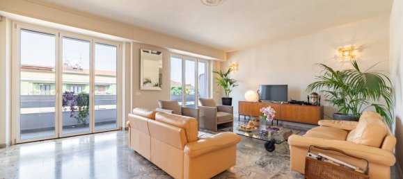 3 bedrooms Apartment in Milan, Italy No. 272105 2