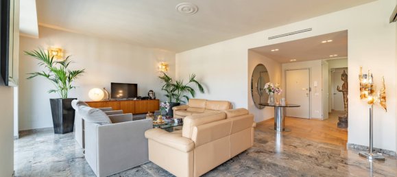 3 bedrooms Apartment in Milan, Italy No. 272105 3