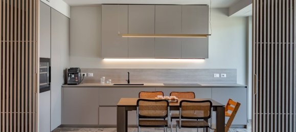 3 bedrooms Apartment in Milan, Italy No. 272105 8