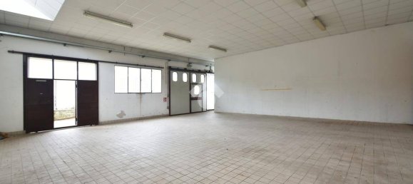 Lagerhaus in Forlì, Italy 450m², Nr. 161369 9