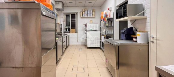 2 rooms Commercial property in Desenzano del Garda, Italy No. 272746 11