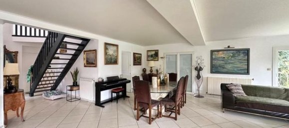 5 bedrooms House in Franqueville-Saint-Pierre, France No. 310666 2