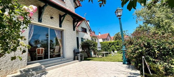 6 bedrooms House in Poissy, France No. 183842 2