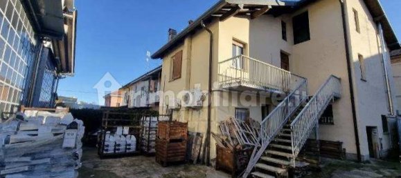 1-Zimmer Lagerhaus in Jerago con Orago, Italy, Nr. 294959 2