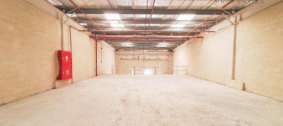 492.4m² Warehouse in Dubai, UAE No. 54808 3