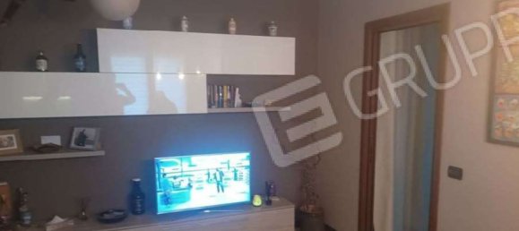 2-salle Appartement à Legnano, Italy No. 305222 4