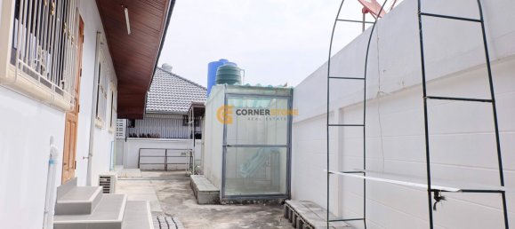 460m² House in Pattaya, Thailand No. 26715 31