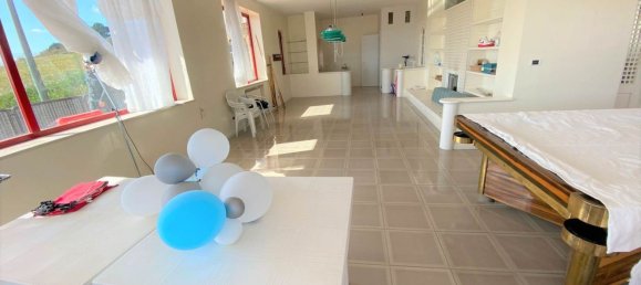 Дом с 7 комнатами в Катандзаро, Италия № 145797 6