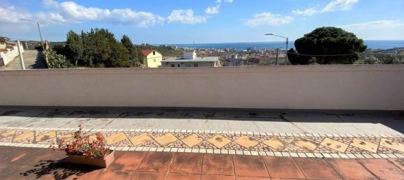 Дом с 7 комнатами в Катандзаро, Италия № 145797 9