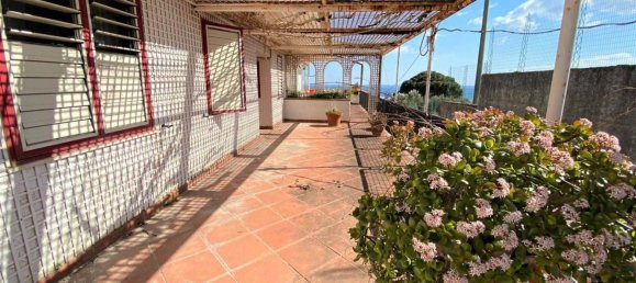 Дом с 7 комнатами в Катандзаро, Италия № 145797 18