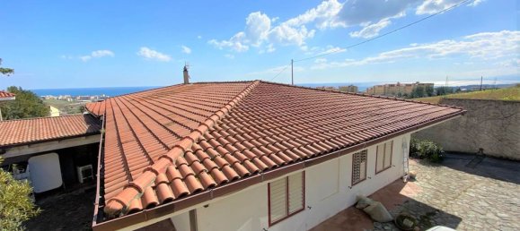 Дом с 7 комнатами в Катандзаро, Италия № 145797 20