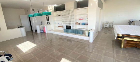 Дом с 7 комнатами в Катандзаро, Италия № 145797 7