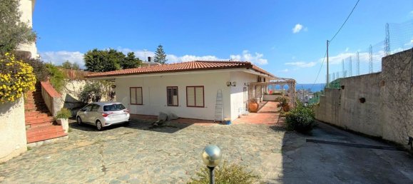 Дом с 7 комнатами в Катандзаро, Италия № 145797 19