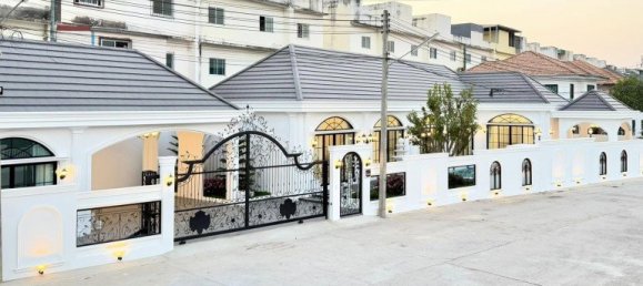 4 bedrooms House in Pattaya, Thailand No. 27346 27