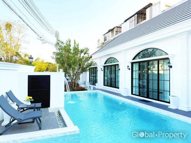 4 bedrooms House for sale in Pattaya, Chonburi, Eastern Thailand, Thailand № 27346