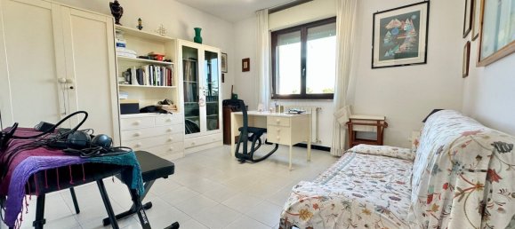6-salle Appartement à Nettuno, Italy No. 44109 12