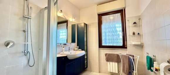 6-salle Appartement à Nettuno, Italy No. 44109 22