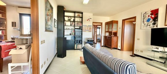 6-salle Appartement à Nettuno, Italy No. 44109 5