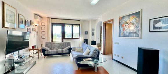 6-salle Appartement à Nettuno, Italy No. 44109 7