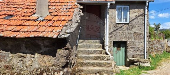 Casa de 2 dormitorios en Cinfaes, Portugal No. 165570 3