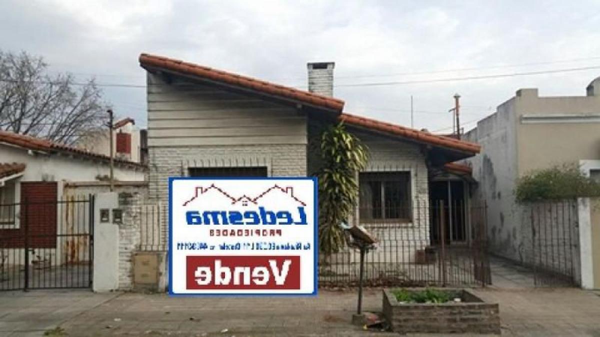 3 bedrooms House in Moron, Argentina No. 2725