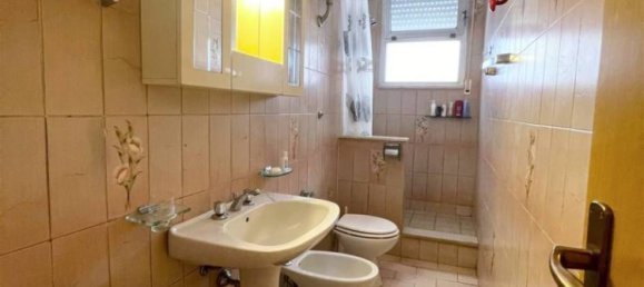Apartamento de 2 dormitorios en Follonica, Italy No. 39689 22