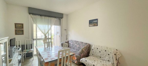 Apartamento de 2 dormitorios en Follonica, Italy No. 39689 11