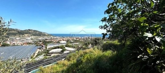 Земельный участок 1500м² в Таджа, Италия № 236172 3