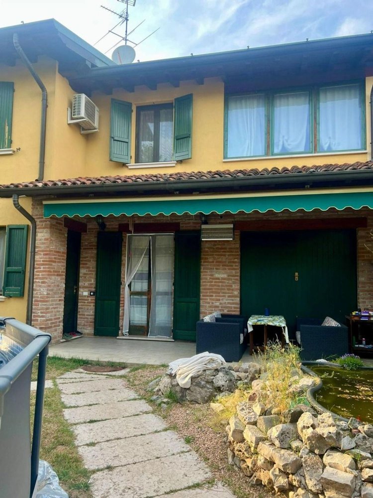4 bedrooms House in Quinzano d'Oglio, Italy No. 388225