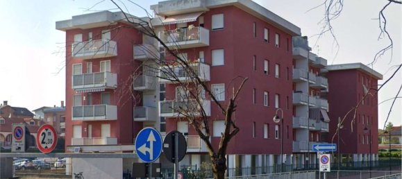 6 rooms Apartment in Garbagnate Milanese, Italy No. 97615 9